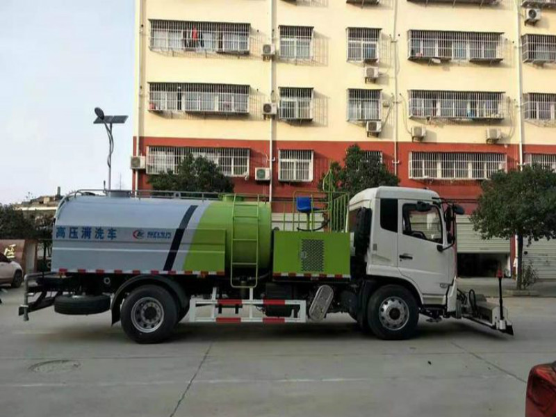 天錦路面清洗車(chē)230馬力