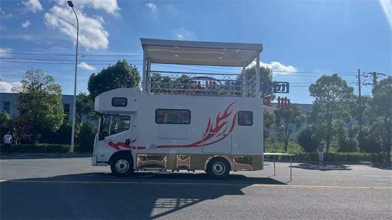 躍進(jìn)H500升降頂房車火爆來襲
