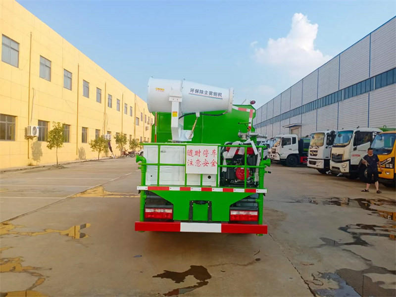 7方抑塵車福瑞卡F6環(huán)保齊全