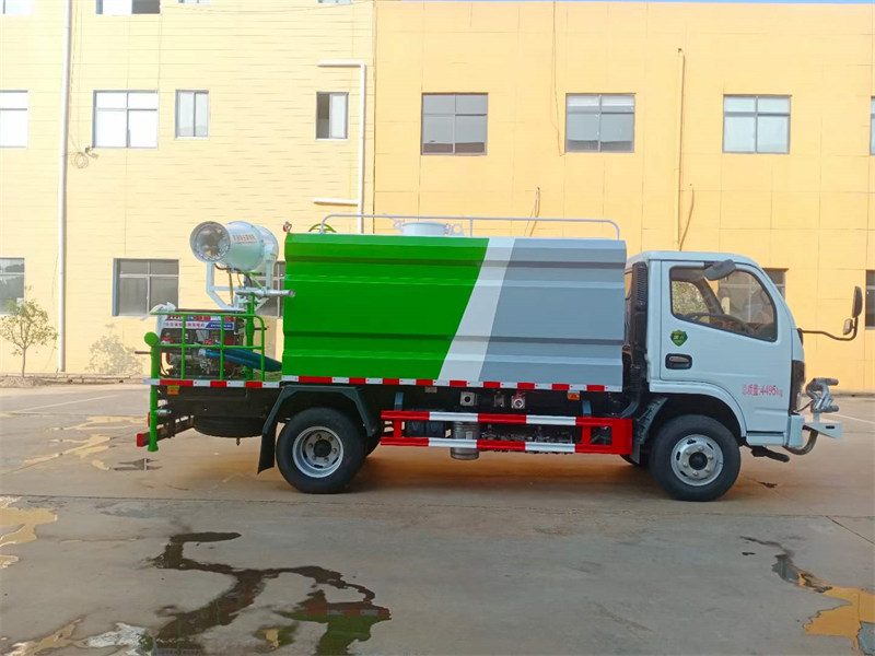 7方抑塵車福瑞卡F6環(huán)保齊全