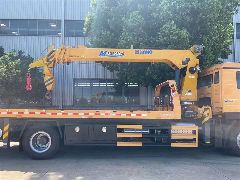 豪沃清障車帶徐工吊機性價高