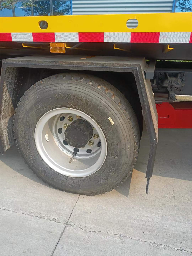 龍V一拖二帶吊清障車5700軸距