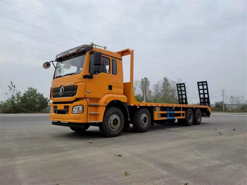陜汽8X4平板運(yùn)輸車(chē)豪華駕駛室