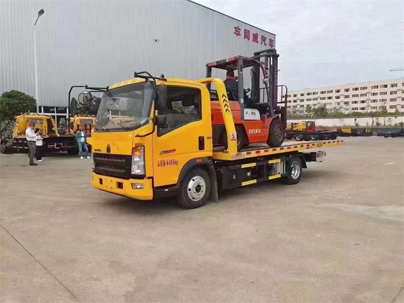 藍(lán)牌豪沃清障車新規(guī)上裝