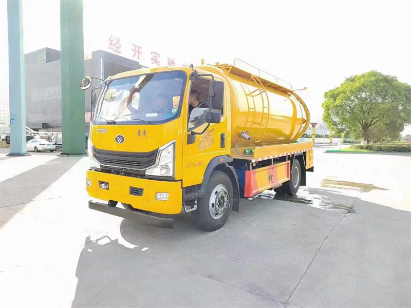 新款10方清?洗吸污車重汽出品