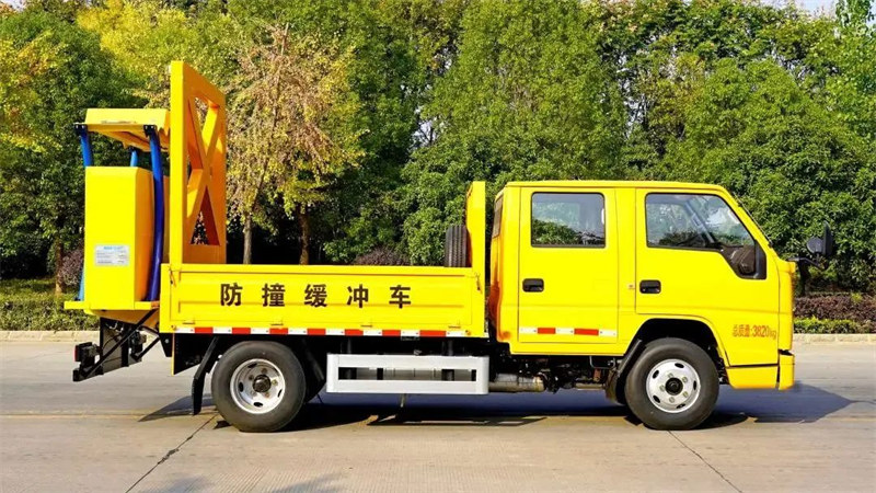 江鈴藍(lán)牌防撞緩沖車配置