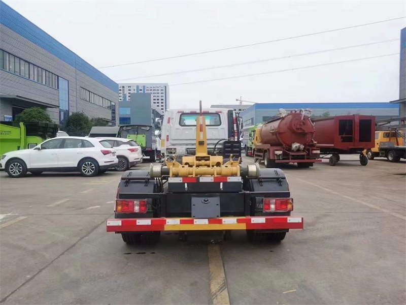 5方勾臂式垃圾車(chē)哪個(gè)廠家好