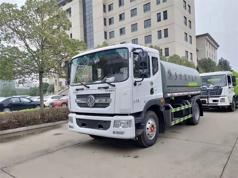 大多利卡D9抑塵車(chē)康明斯195