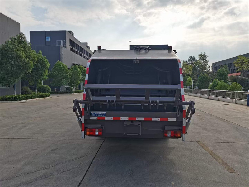 豪曼6方壓縮式垃圾車可分期