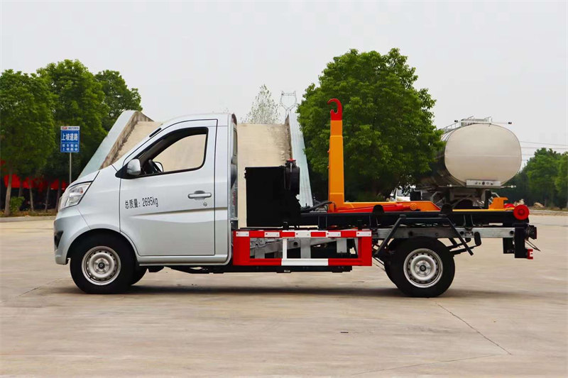 新能源長(zhǎng)安勾臂垃圾車(chē)廠家直銷(xiāo)