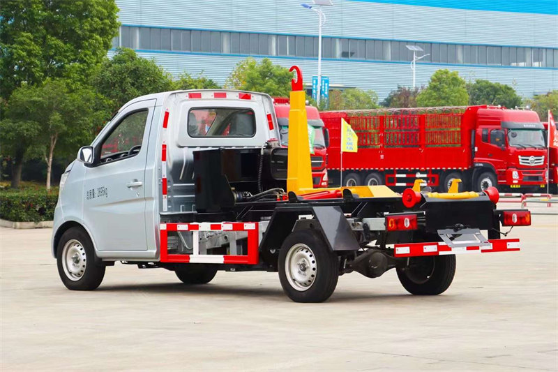 新能源長(zhǎng)安勾臂垃圾車(chē)廠家直銷(xiāo)