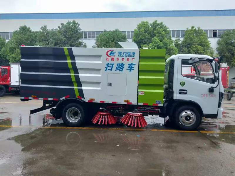國六東風小多利卡掃路車現(xiàn)車
