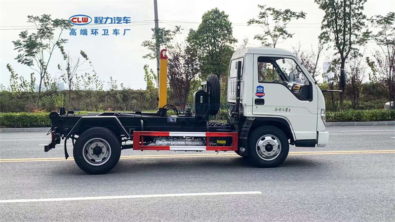 小型勾臂垃圾車柴油機(jī)藍(lán)牌