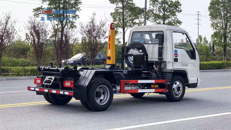 小型勾臂垃圾車柴油機(jī)藍(lán)牌