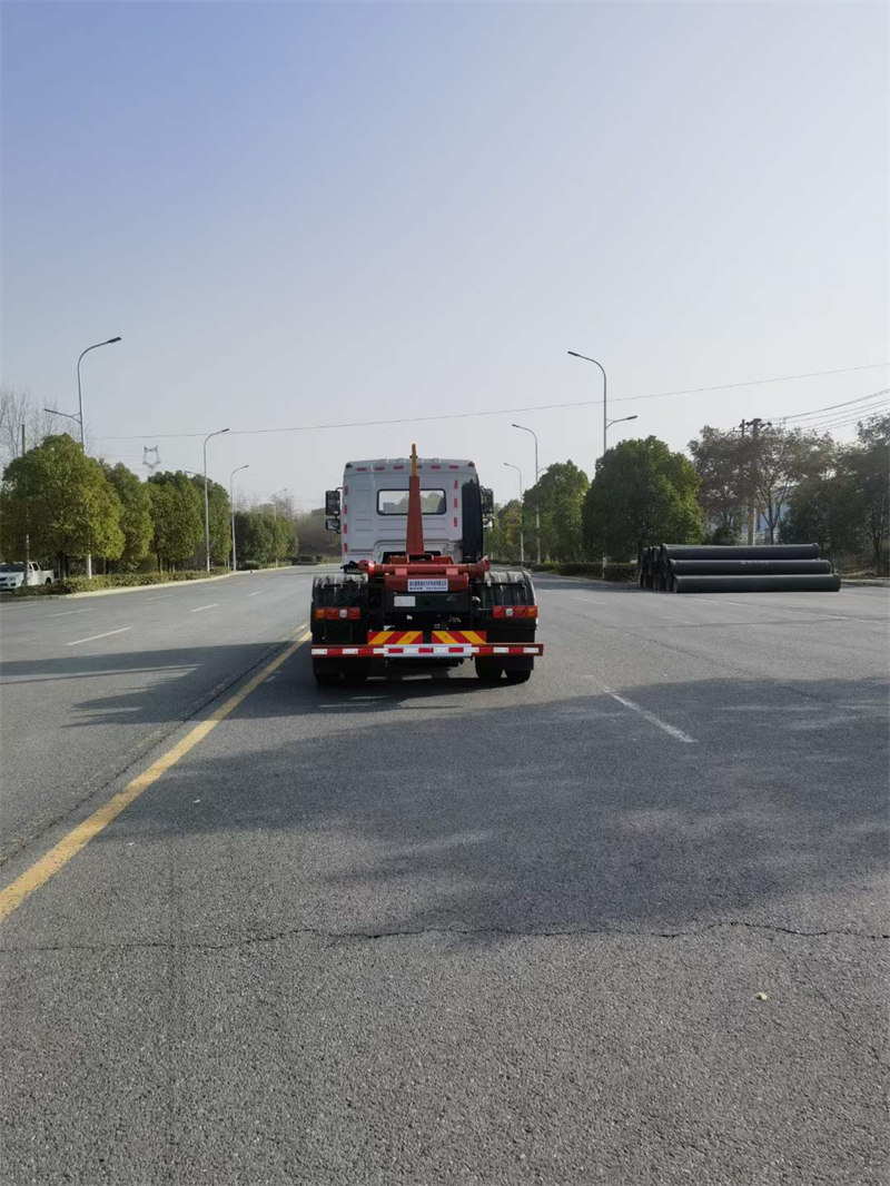 14方勾臂垃圾車需要多少錢