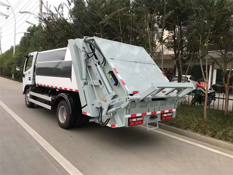 程力壓縮垃圾車優(yōu)點