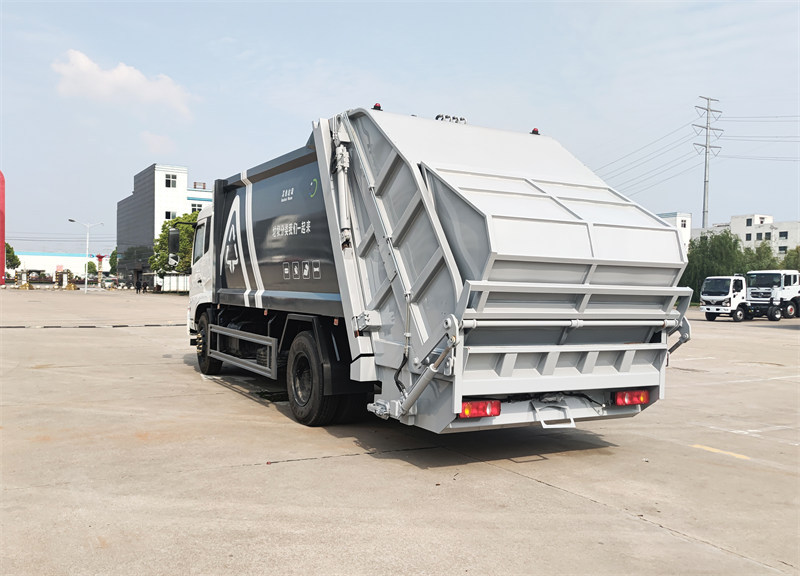 18立方東風(fēng)壓縮垃圾車已發(fā)車