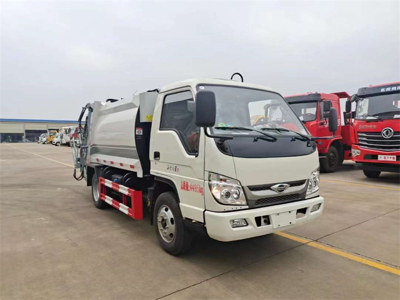 藍(lán)牌壓縮垃圾車(chē)可隨時(shí)發(fā)車(chē)