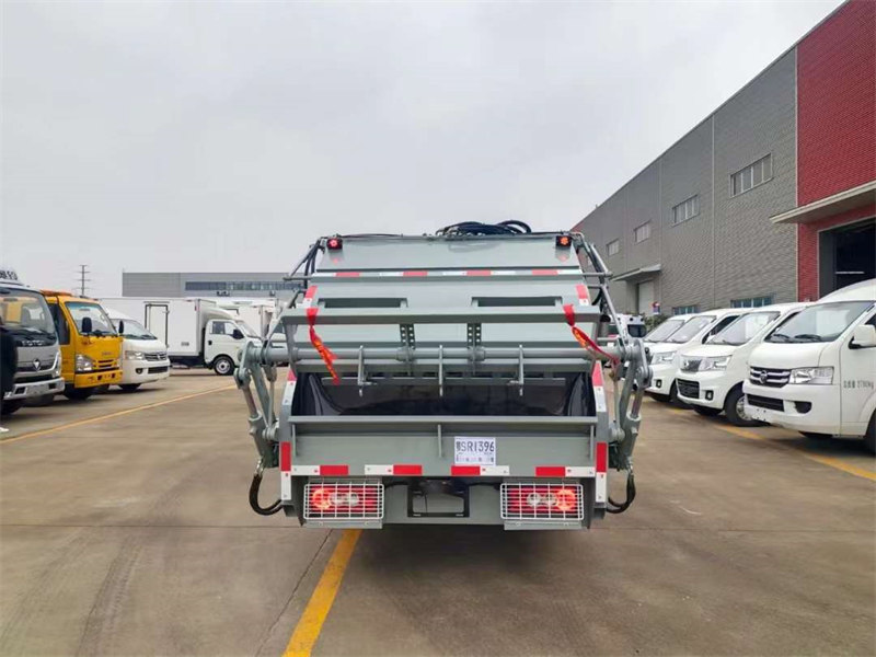 藍(lán)牌壓縮垃圾車(chē)可隨時(shí)發(fā)車(chē)