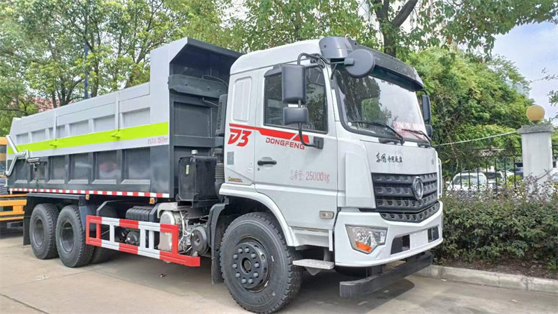 東風(fēng)污泥自卸車康明斯230馬力