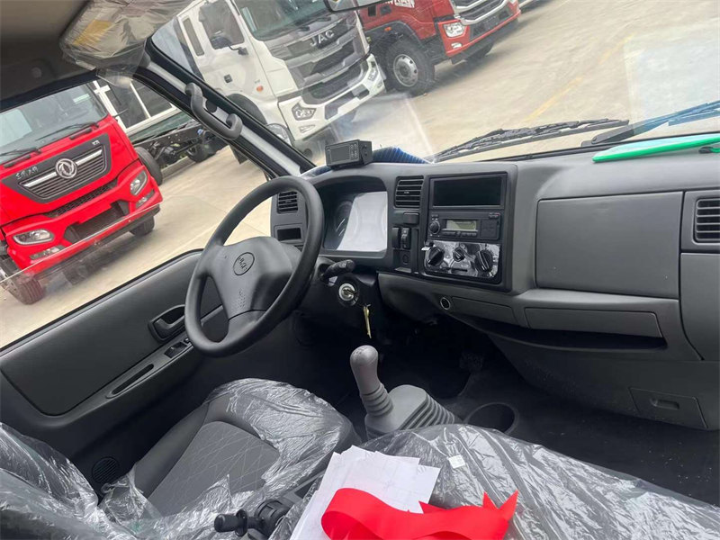 3.7米海鮮運輸專用冷藏車