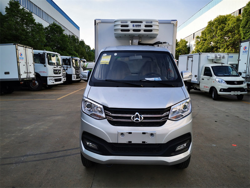 長(zhǎng)安跨越后雙輪冷藏車4月降價(jià)出售