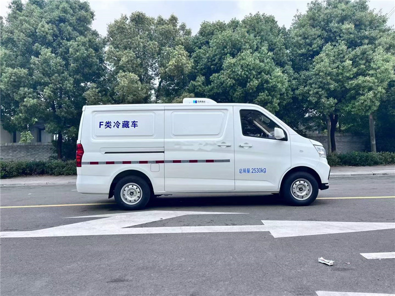 長安M80冷藏車降價出售