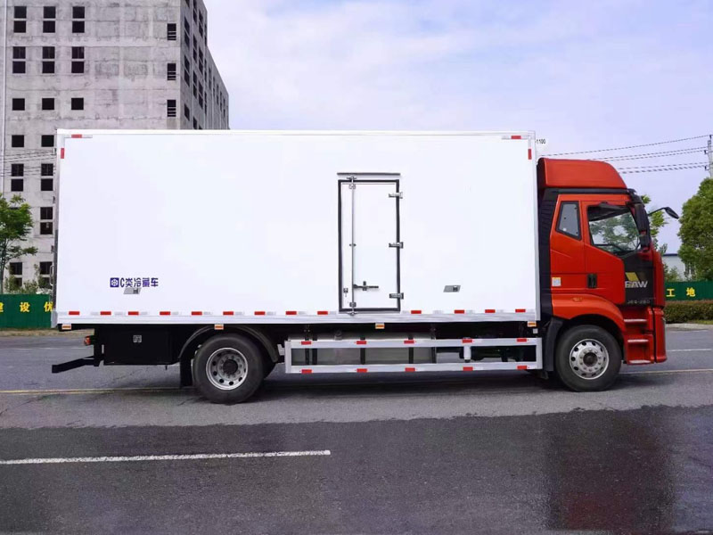 解放J6G領航版冷藏車高頂雙臥