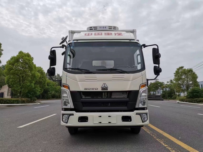 國(guó)六豪沃悍將4米2冷藏車