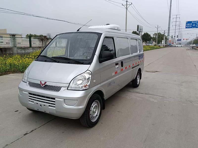 國六五菱汽油面包冷藏車馬力大
