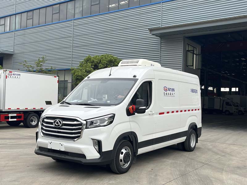 大通自動(dòng)擋面包冷藏車(chē)后雙胎設(shè)計(jì)