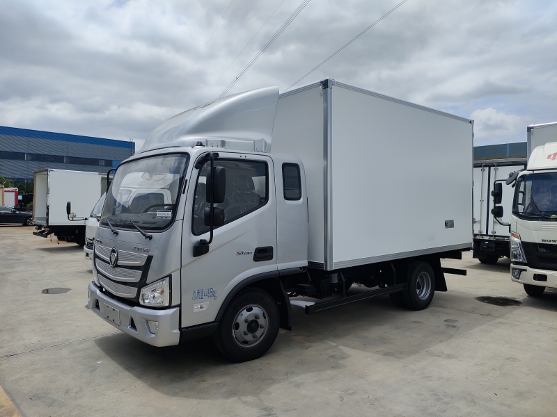帶臥鋪的藍(lán)牌冷藏車多少錢