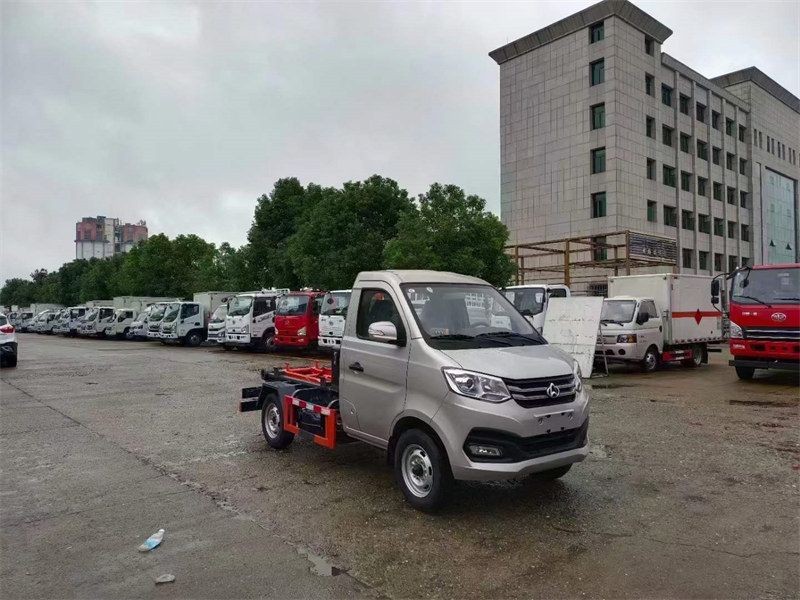 3方長安勾臂垃圾車售價