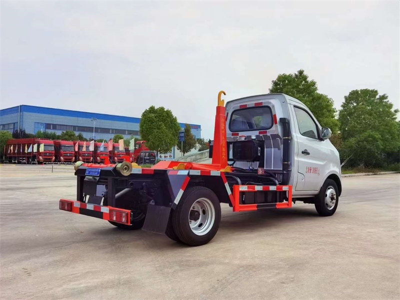 長(zhǎng)安勾臂垃圾車小型后雙輪汽油機(jī)