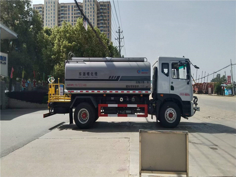 東風(fēng)D9灑水車廠家直銷