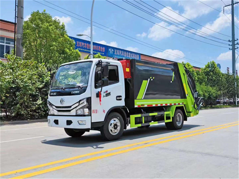 6方東風多利卡壓縮垃圾車發(fā)往廣東