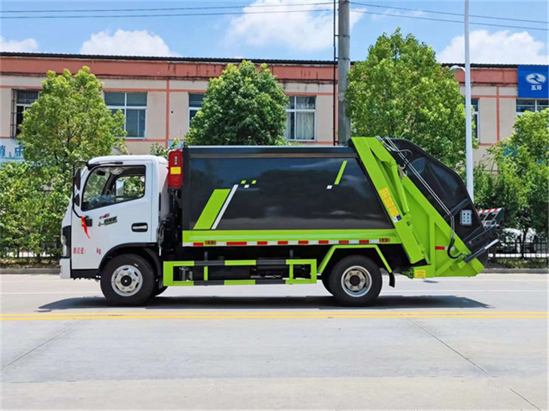 6方東風多利卡壓縮垃圾車發(fā)往廣東