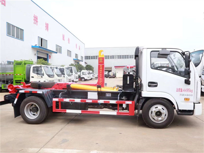 躍進(jìn)藍(lán)牌鉤臂垃圾車7月價格