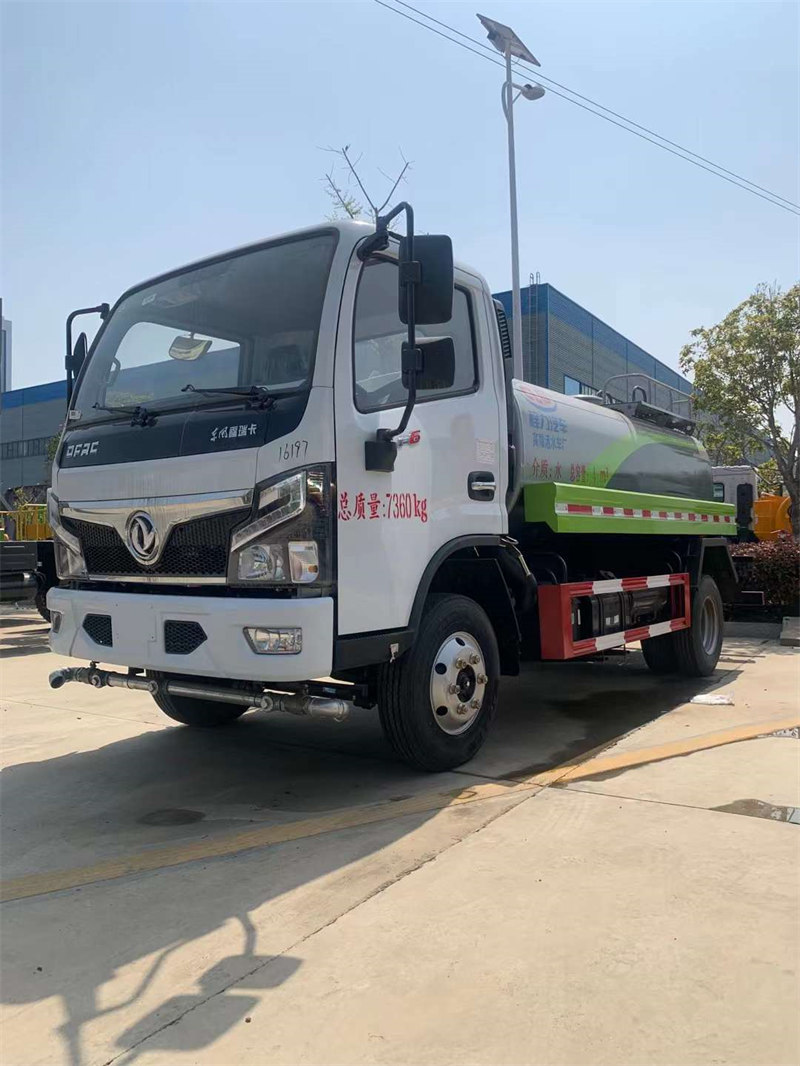 東風(fēng)福瑞卡F6灑水車江總付尾款提車