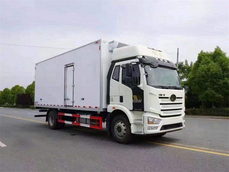 解放J6L精英版高頂雙臥冷藏車撿漏價