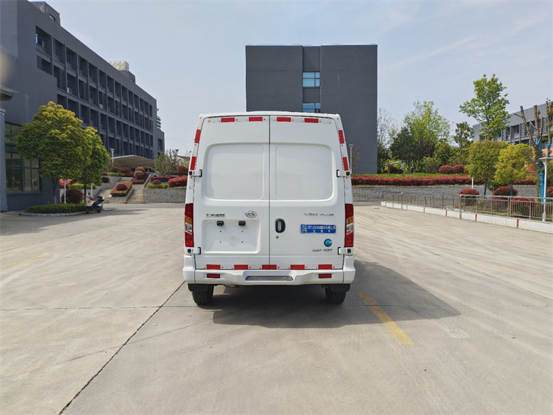 上汽大通V80自動擋冷藏車現(xiàn)車便宜價