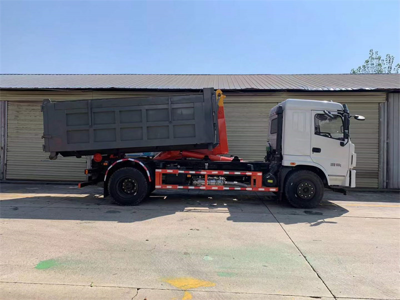三環(huán)昊龍車廂可卸式垃圾車4700mm軸距熱賣中