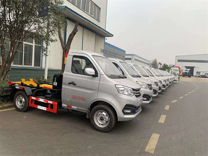 長安后單輪3方勾臂垃圾車國六排放標(biāo)準(zhǔn)