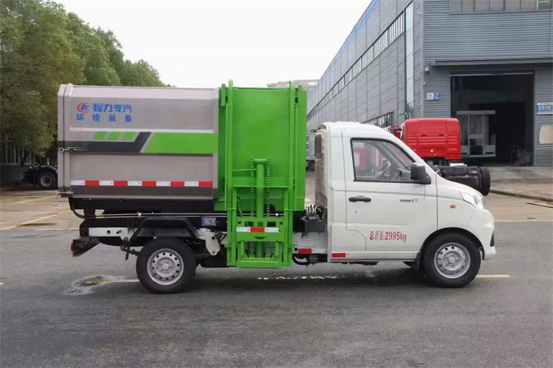 福田祥菱掛桶垃圾車DAM15KR發(fā)動機(jī)115馬力