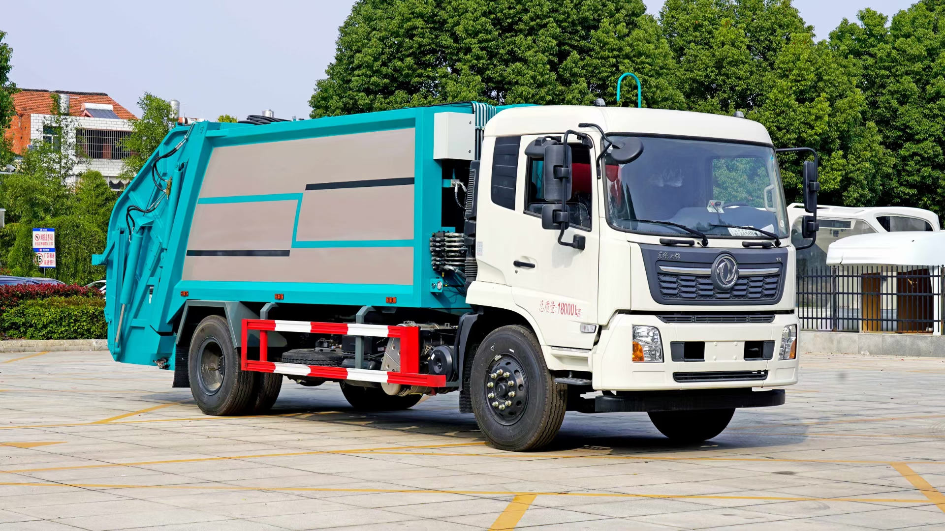 東風天錦壓縮垃圾車價格18方垃圾車在哪里買壓縮車廠家
