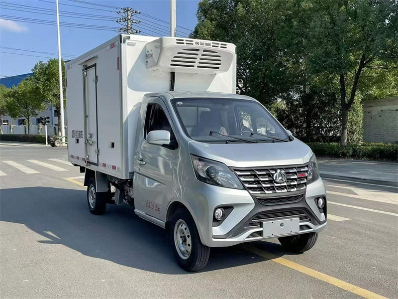 長(zhǎng)安新星卡2米8冷藏車(chē)特價(jià)出售熱銷(xiāo)之選