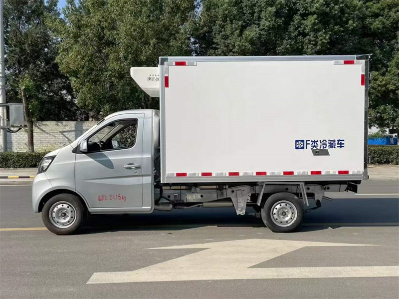 長(zhǎng)安新星卡2米8冷藏車(chē)特價(jià)出售熱銷(xiāo)之選