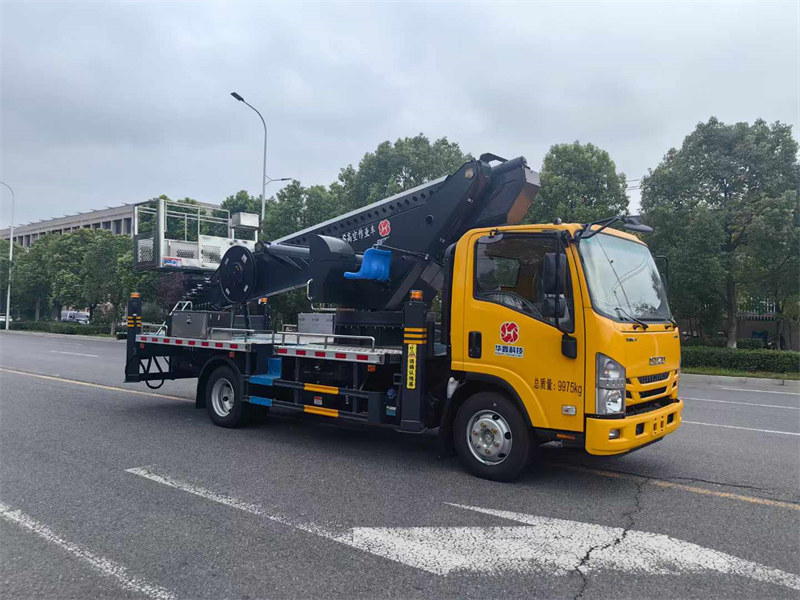 慶鈴鈴咖36米直臂高空作業(yè)車(chē)云內(nèi)150馬力發(fā)動(dòng)機(jī)動(dòng)力強(qiáng)勁