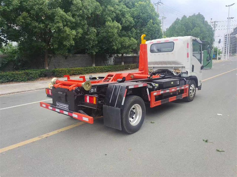 三環(huán)創(chuàng)客純電動勾臂垃圾車廠家報(bào)價(jià)