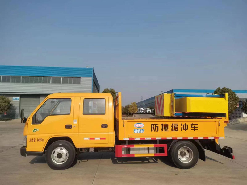 江鈴順達(dá)5041二次翻轉(zhuǎn)防撞緩沖車